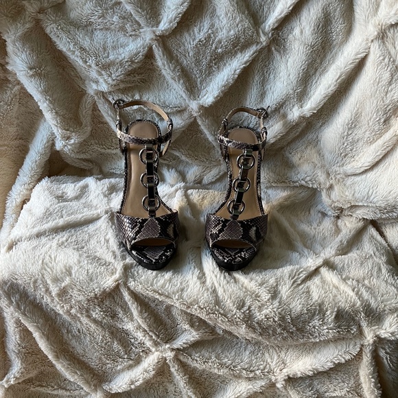 Michael Kors Sandals - Picture 1 of 2